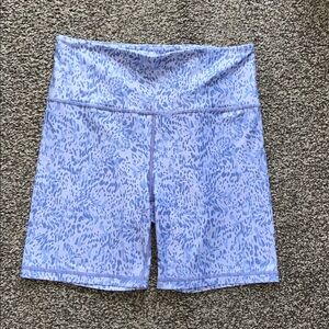 Athleta Elation Printed 7” Athletic Shorts Lavender Animal Print Size Large